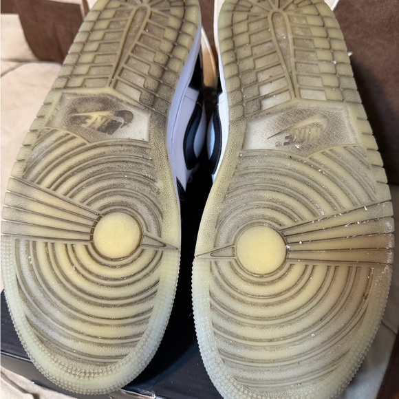 Jordan Black and White Sneakers with Blue Accent - Picture 5 of 6